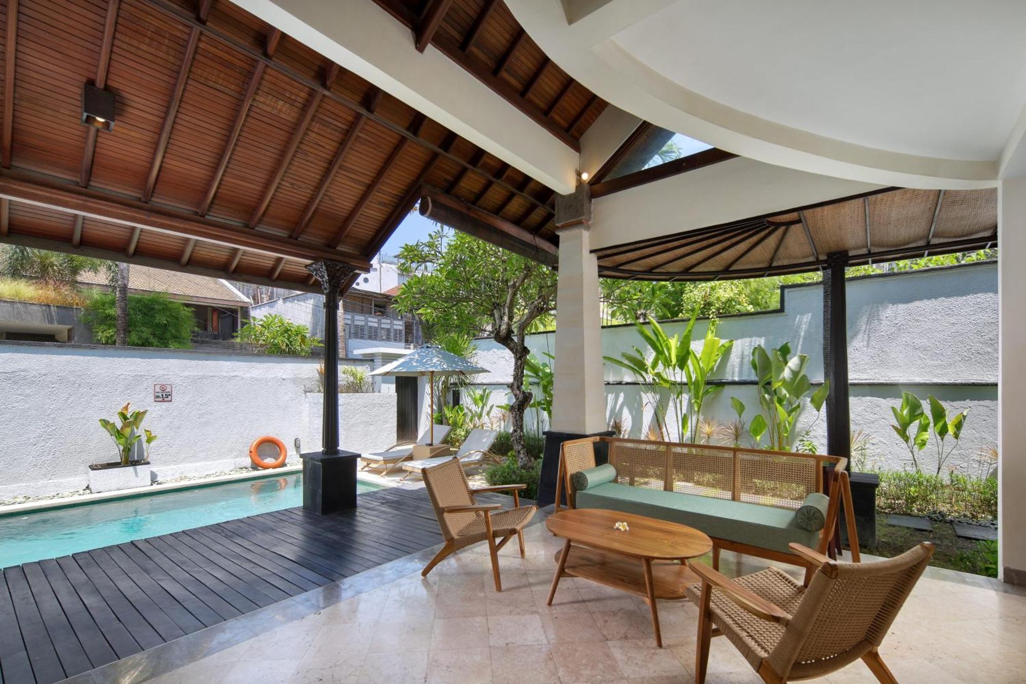 The Club Villas Seminyak Exterior photo
