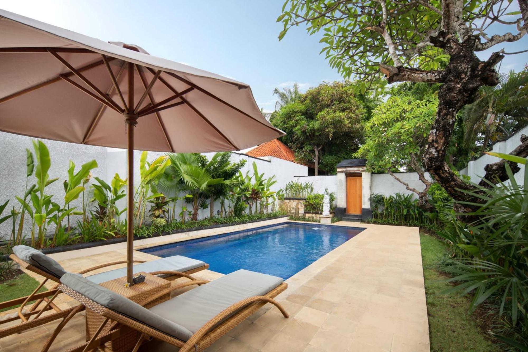 The Club Villas Seminyak Exterior photo