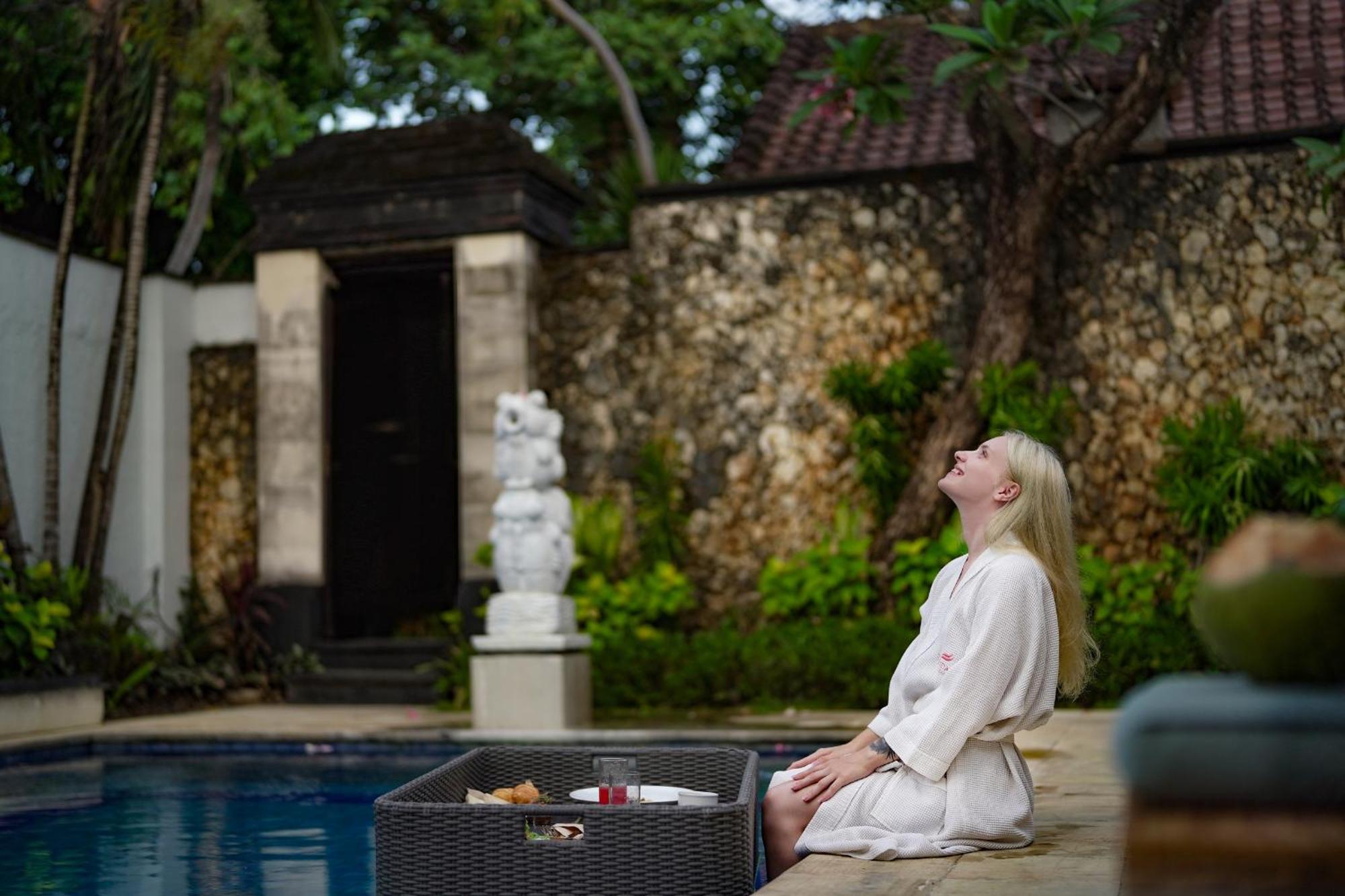 The Club Villas Seminyak Exterior photo